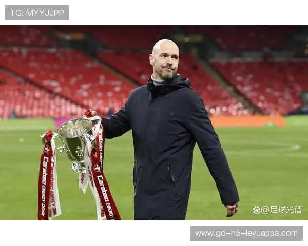 曼联逼走5000万巨星？冬窗离队成定局，曼联冬季训练服