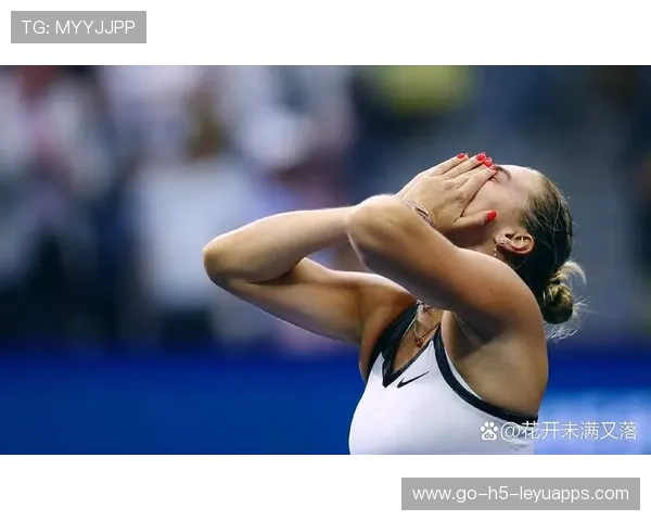 英国网球公开赛决赛精彩纷呈，伍兹再度夺冠，英国网球选手